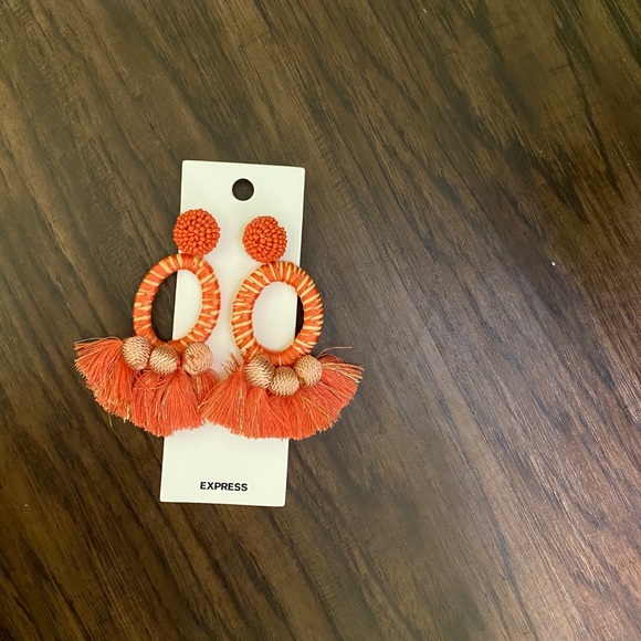 Express beautiful earring - Picture 2 of 5